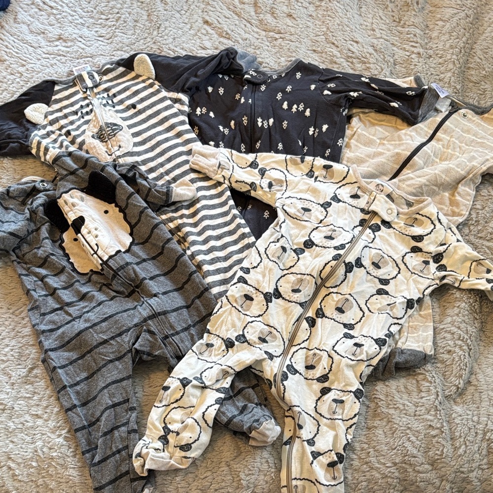 Gerber 3-6 month zip footie pajama bundle with Animal Prints